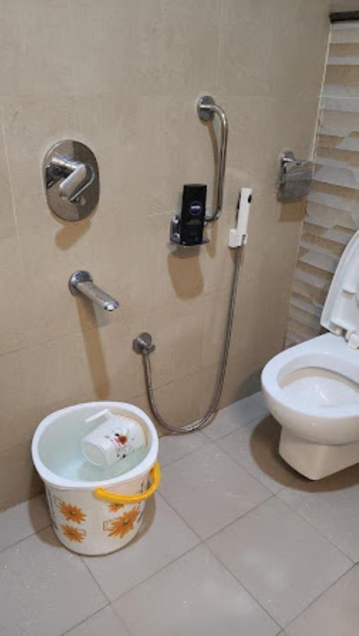 Hotel Raj Inn Bhubaneswar Exterior foto